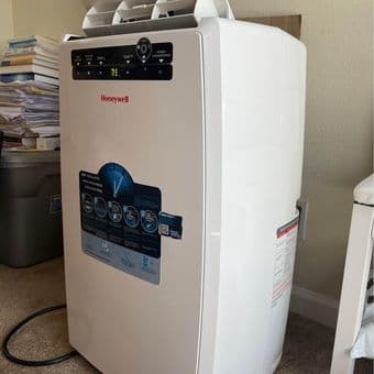 Honeywell 10,000 BTU portable air conditioner 1
