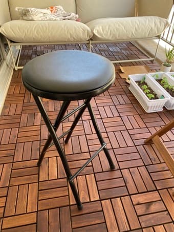 Round chair 1