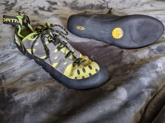 Climbing shoes - La Sportiva Tarantulace - men's 10.5+ (EUR 44) 1