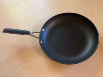 DECLUTTERING SALE!! --  Kitchenware, electronic accessories, and more 2