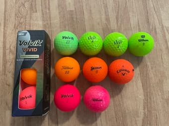 Colored golf balls (new/almost new) 1