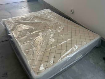 Queen size: box spring 1