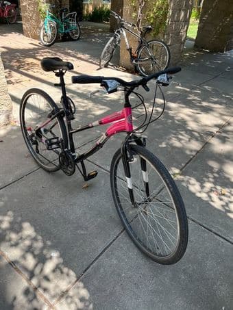 Columbia Cross Train 700C Women's 21-Speed Fitness Hybrid Bike 1