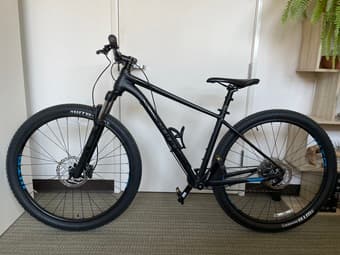 Cannondale Trail 5 (M), entry-level mountain bike 1