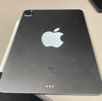 IPAD pro 11" like new + apple pecil 2 like new 2