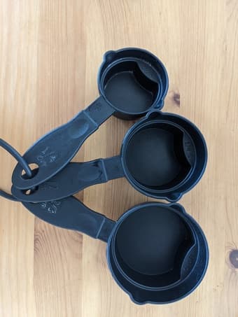 Measuring cup set - like new condition 1