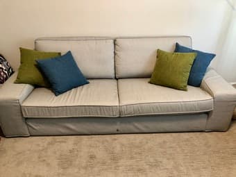 Free Couch w/ Throw Pillows 1