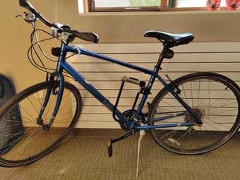 Bicycle for sale with helmet, U-lock and lights (5' 10" height - male) 1