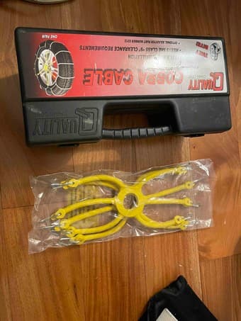 Car tire chains and rubber adjuster 1