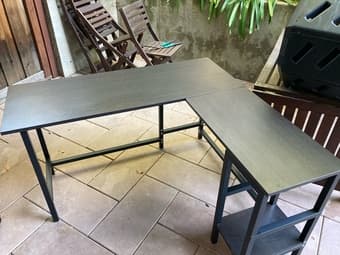 L-shaped desk 1