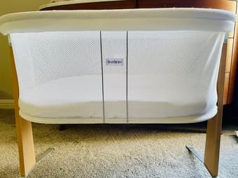 Like new- babybjorn bassinet 1
