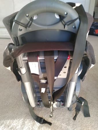 CRAGO CONVERTIBLE CAR SEATS $95/each, it must go today to BEST OFFER - 3