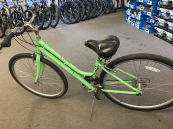 Women's bike for $200 with metal lock 1