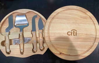 cheeseboard set with knives 1