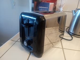 Toaster Hamilton Beach (orig. price $35) 2