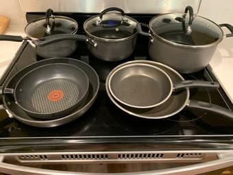 [photo added] 3 pots and 4 pans 1