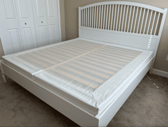 King size bed frame / White + box spring in excellent condition 1