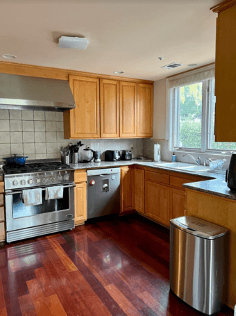 4 BR / 2.5 BA House Available in Menlo Park (For Individual or Group) 1