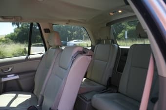 2004 Volvo XC90 SUV AWD 2