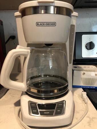 Black and decker white coffee maker 1