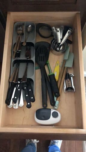 Cutlery, cutlery holder, measuring cups and kitchen utensils 1