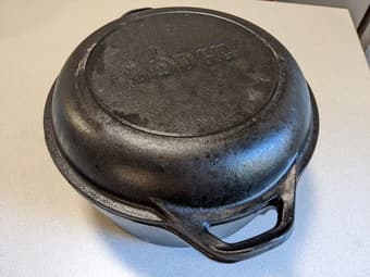 Cast Iron Dutch Oven 1