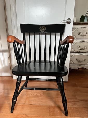 Solid wood Capitan's chair 1