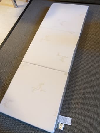 Tri Folding Memory Foam Mattress with Washable Cover (75" x 25" x 4") 2