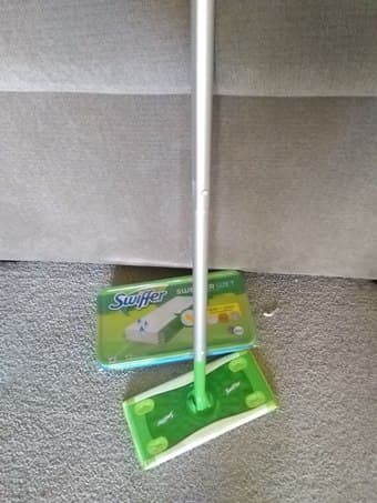 Swiffer + Wet Mopping Cloths 1