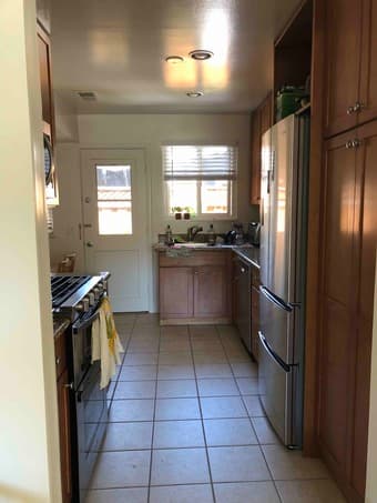 Spacious 1bd Menlo Park apt with parking space July 22nd - August 29th 1