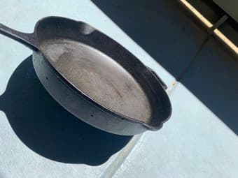 12" preseasoned cast iron skillet 2