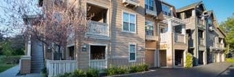Stanfordwest 2Bed/2Bath 2 heated pools, jacuzzi, Xlarge W/D, gadgets 3