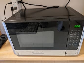 Black + Decker Microwave 1