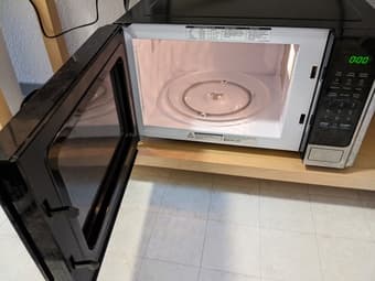 Black + Decker Microwave 2