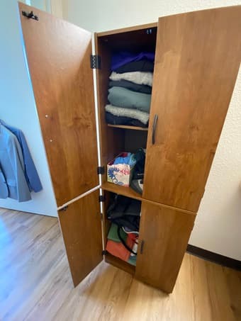 Cabinet 2