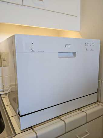 Small dishwasher perfect for two people! 1