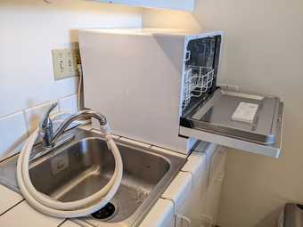 Small dishwasher perfect for two people! 3