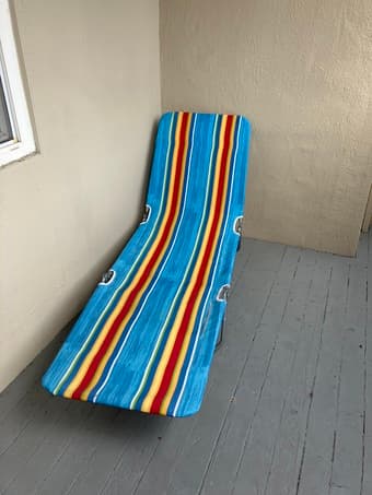 Folding lounge chair 1