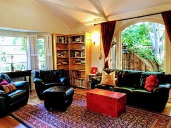 2 Rooms Available in Large Menlo Park house with Stanford alumni 1