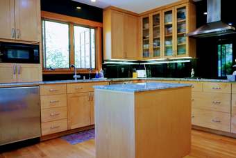 2 Rooms Available in Large Menlo Park house with Stanford alumni 2