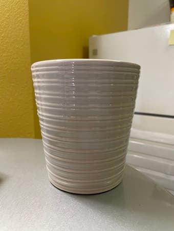 Ceramic plant pot 1