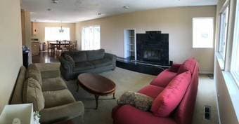 Awesome House with awesome roommates! 1