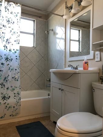Furnished rooms in a house. East Palo Alto. Available now 3