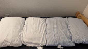 04 Pillows 1