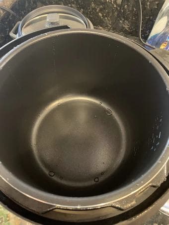 INSIGNIA pressure cooker 8qt 2