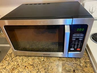 Selling microwave 1
