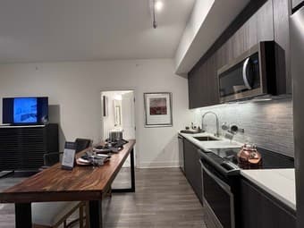 Luxury Master Bedroom w Private Bath in SOMA, San Francisco (Sep 9-18) 2