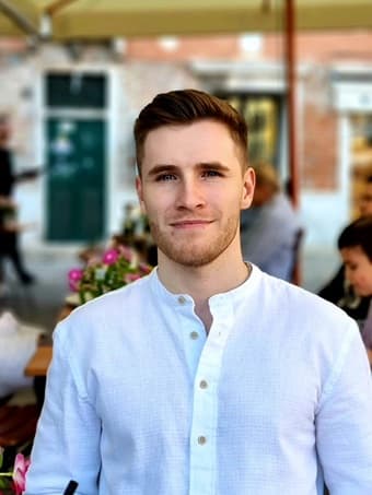 Fulbright PhD student from Ireland looking for room 1