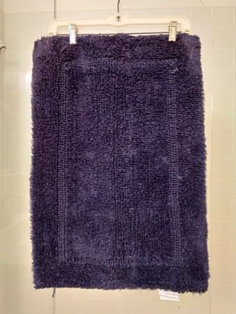 Gently used, laundered floor mats 1