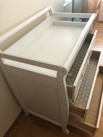 Diaper Changing Table 3